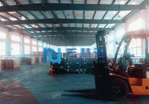 8000平米丙二仓库出租，配套监控托管。